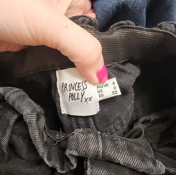 Princess Polly Black Jean Shorts Cinched Waist Size 0 - Picture 2 of 4